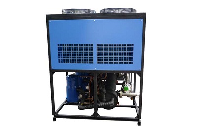 操作冷水機(jī)時(shí)有哪些注意事項(xiàng)？